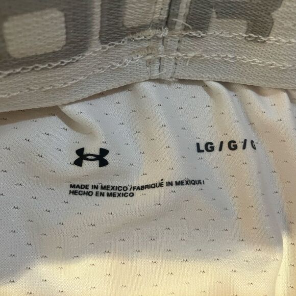 Under Armour, Navy skirt, size large, excellent condition - Picture 3 of 4